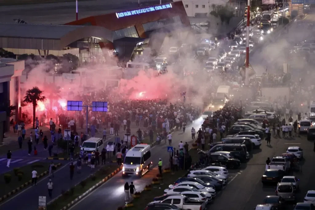 Mohamed Salah Trabzon'a geldi