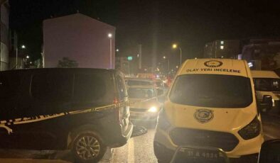 Niğde’de Korkunç Olay: Yol Kenarındaki Araçta Bir Ölü, Bir Ağır Yaralı