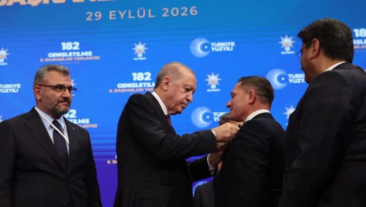 Siyasette Sıcak Gelişme: Koyulhisar Belediye Başkanı AK Parti Saflarına Katıldı.