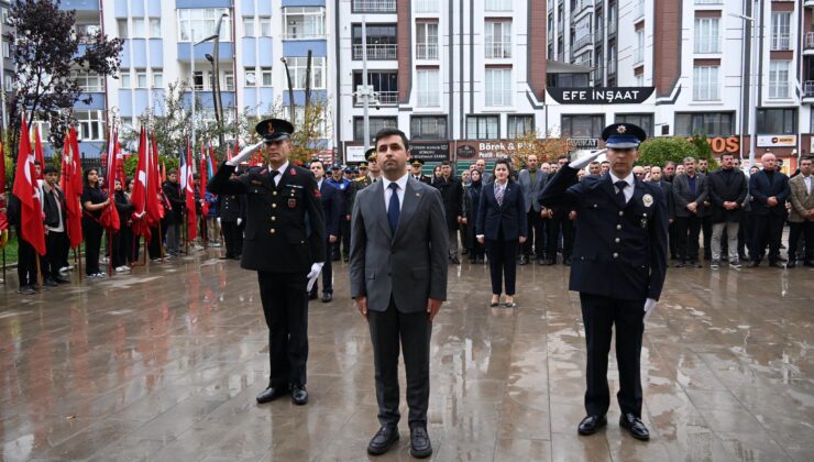 Cumhuriyetimizin 103. Yılı Coşkusu Çelenk Sunum Töreniyle Başladı.