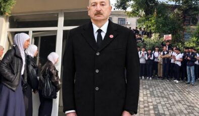 Azerbaycan’da Başörtüsü Krizi Tırmanıyor: Okul Kapılarına Barikat Kuruldu, 37 Kişi Gözaltında!