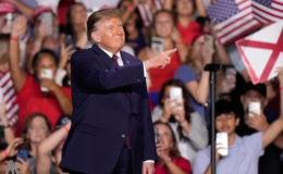 Donald Trump Mitingde Dikkat Çeken Ekonomik Vaadini Yineledi.