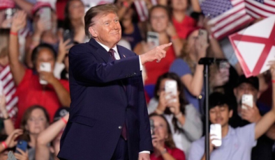 Donald Trump Mitingde Dikkat Çeken Ekonomik Vaadini Yineledi.