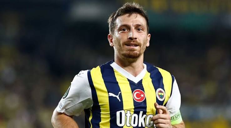 Fenerbahçe’de Mert Hakan Yandaş Sürprizi: Rizespor Maçı Kadrosunda Yer Aldı!
