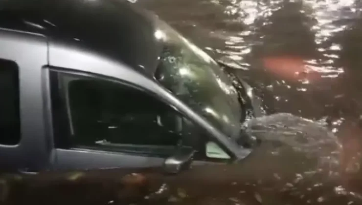 İstanbul’da Gece Başlayan Şiddetli Sağanak Hayatı Felç Etti.